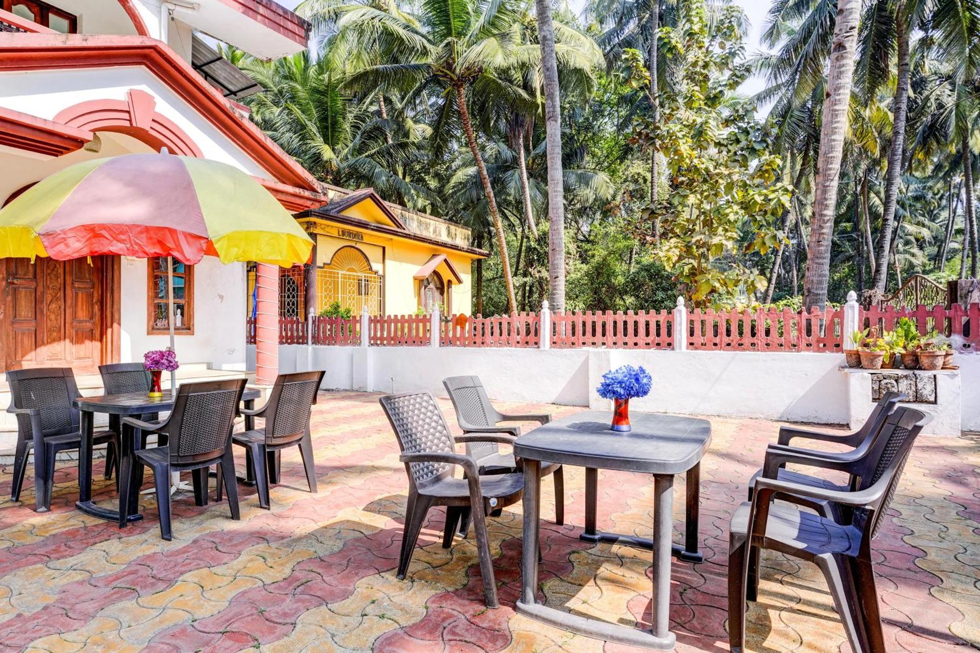 Oyo Flagship Triple Beach Guest House Benaulim Buitenkant foto