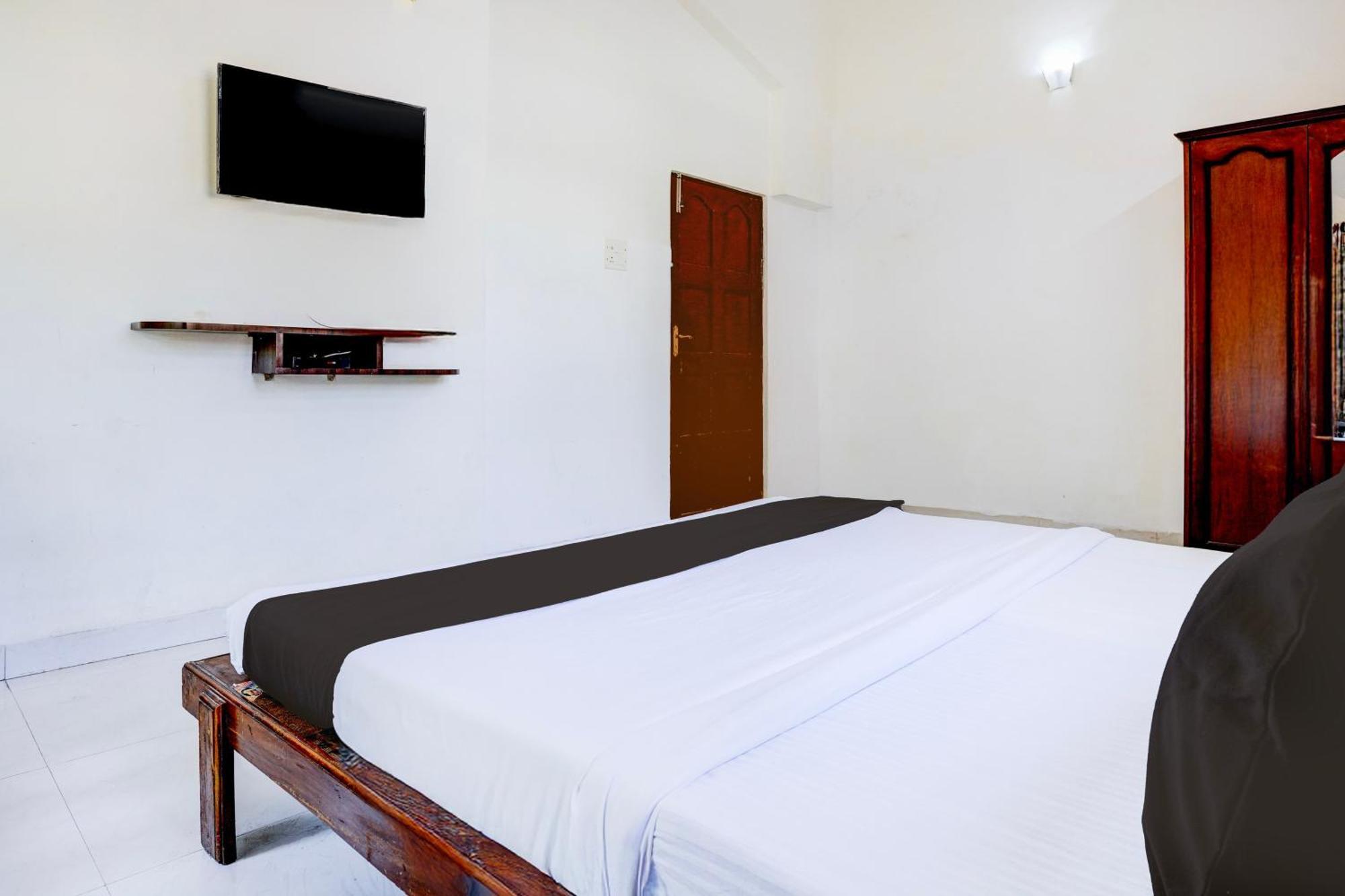 Oyo Flagship Triple Beach Guest House Benaulim Buitenkant foto