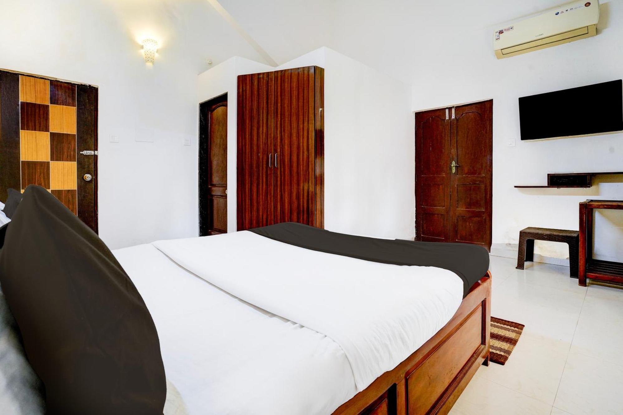 Oyo Flagship Triple Beach Guest House Benaulim Buitenkant foto