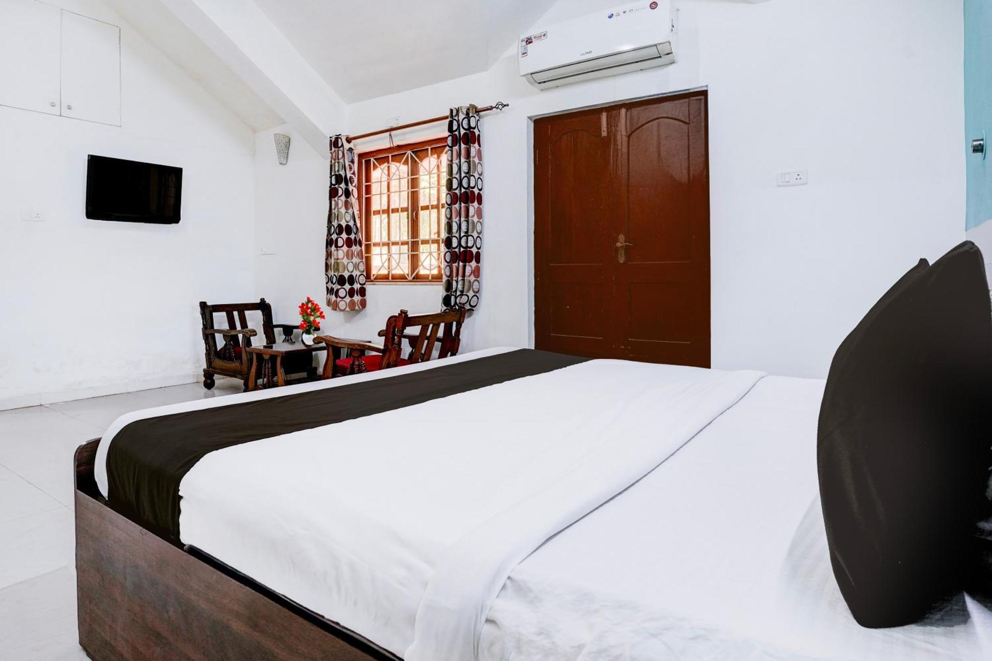 Oyo Flagship Triple Beach Guest House Benaulim Buitenkant foto