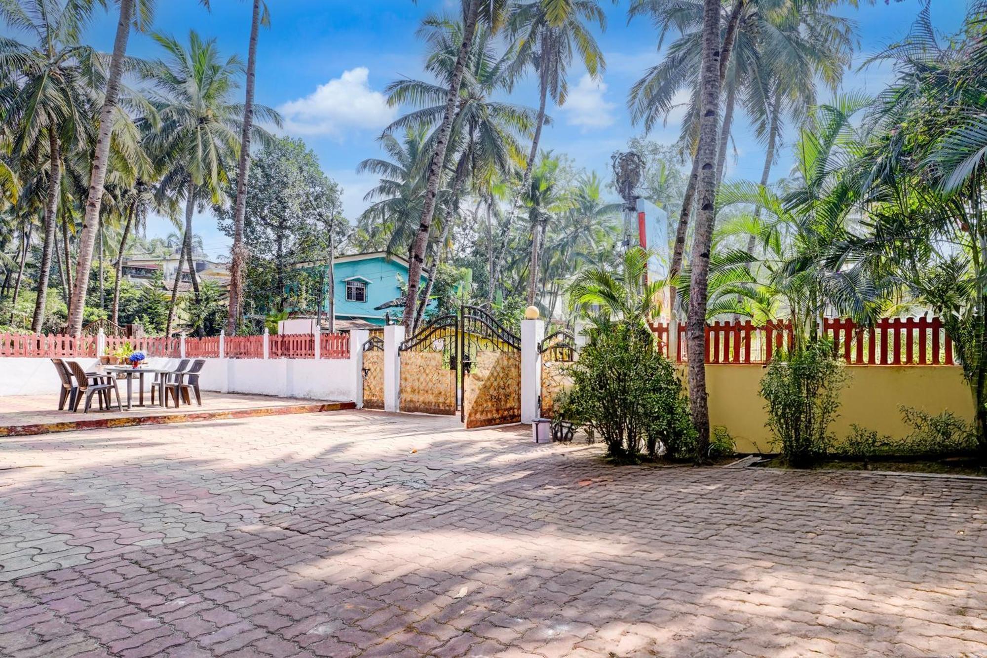 Oyo Flagship Triple Beach Guest House Benaulim Buitenkant foto